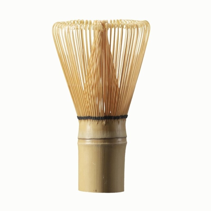 Matcha Bambusbesen zum Aufschlagen von Matcha Pulver, stehend