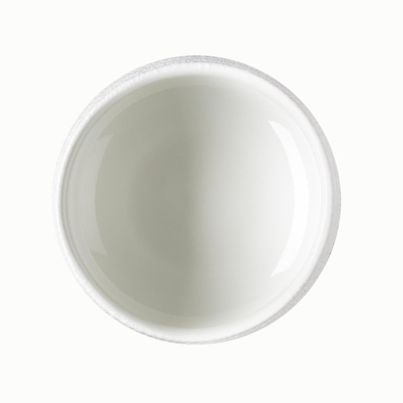 Weiße, strukturierte Matcha Schale, handgefertigt mit Hochglanzlasur, zur Zubereitung von Matcha